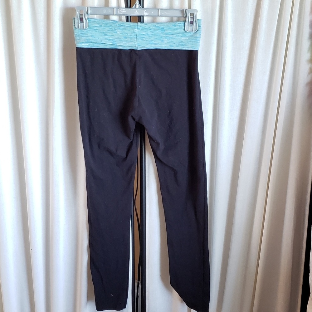 Small yoga legging capris, black w/ light blue - Picture 2 of 5